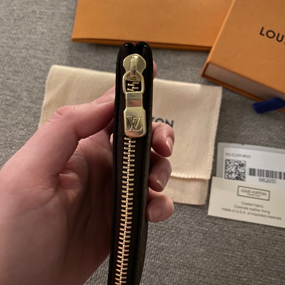 SOLD✨ Louis Vuitton Key Pouch - Picture 3 of 4